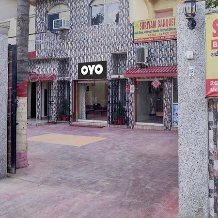 Super Hotel O Om Shriyam Banquet And Heritage ปัฏนา ภายนอก รูปภาพ